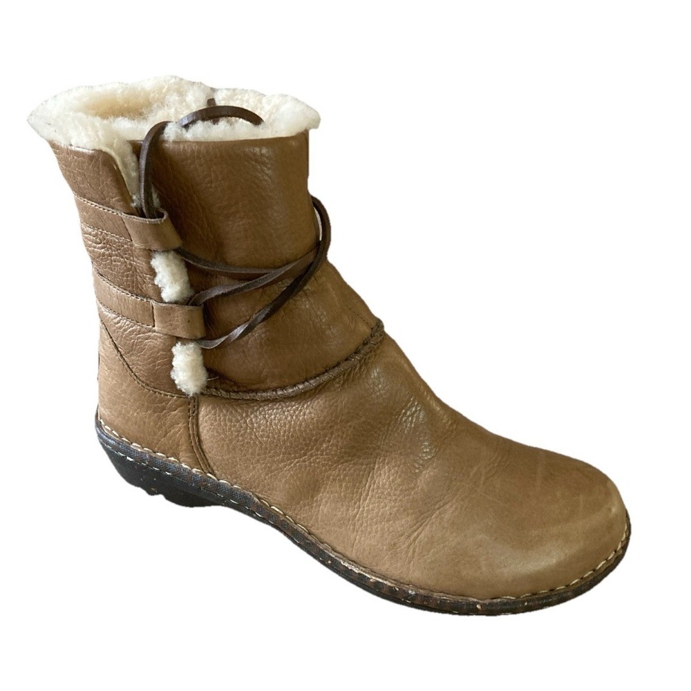 UGG Caspia ankle boots 1932 Sz 8 tan leather lace-up sheepskin lining‎